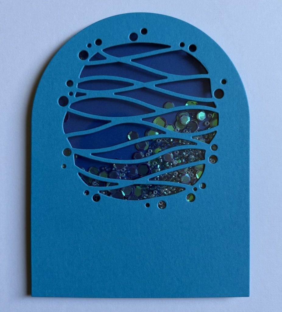 Arched shaker card
